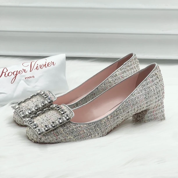 未使用 Roger Vivier/罗杰·维威耶 高跟鞋37码 公价1.2w j11103