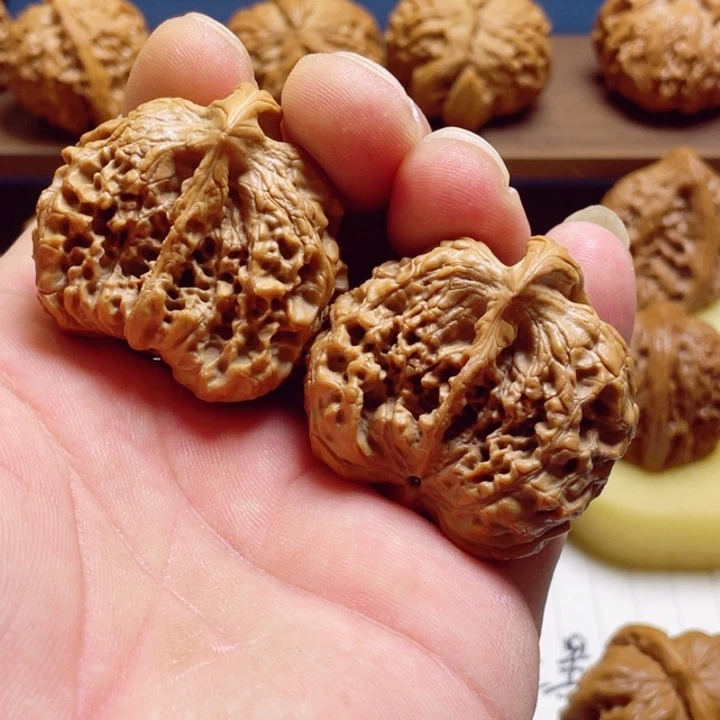 吊坠文玩核桃座山雕