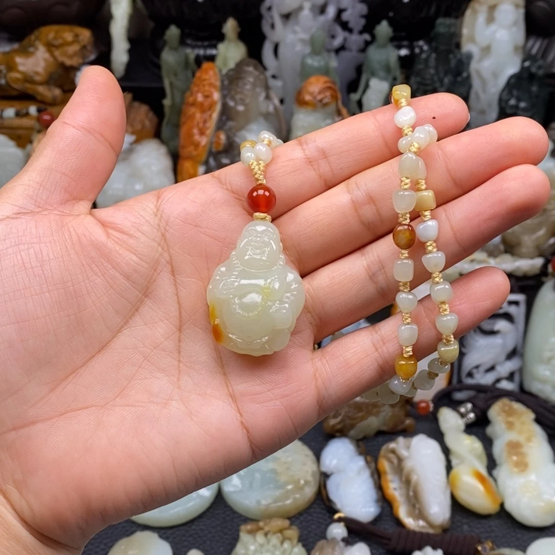 和田玉颈饰未镶嵌发**富