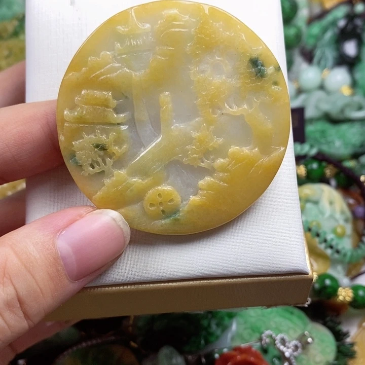 翡翠未镶嵌吊坠(赠链)