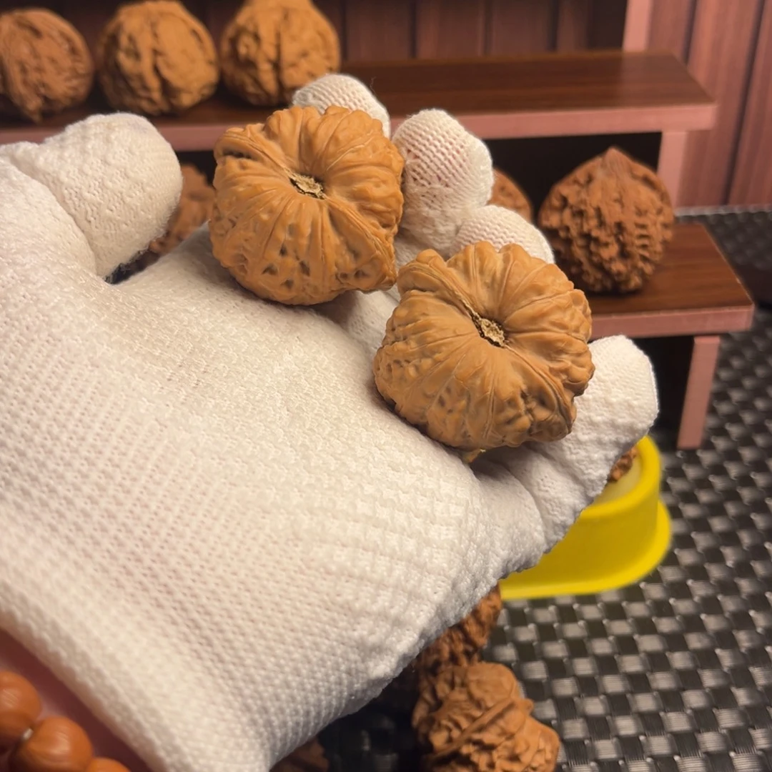 王****文玩核桃吊坠45南瓜