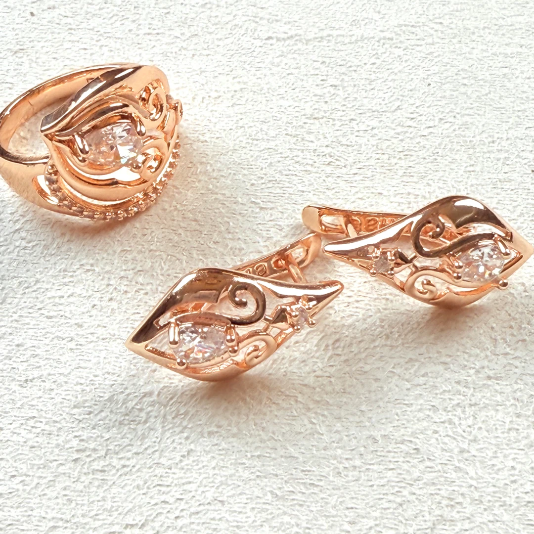 纯铜仿水晶戒指 新款时尚俄罗斯قىزىل ئالتۇن ھالقا