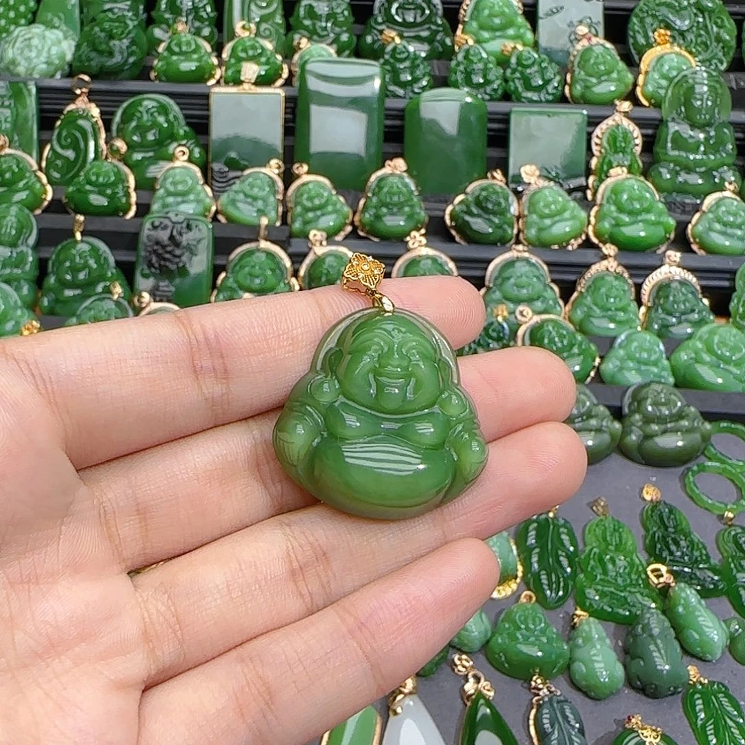 颈饰18K金镶嵌和田玉（碧玉）