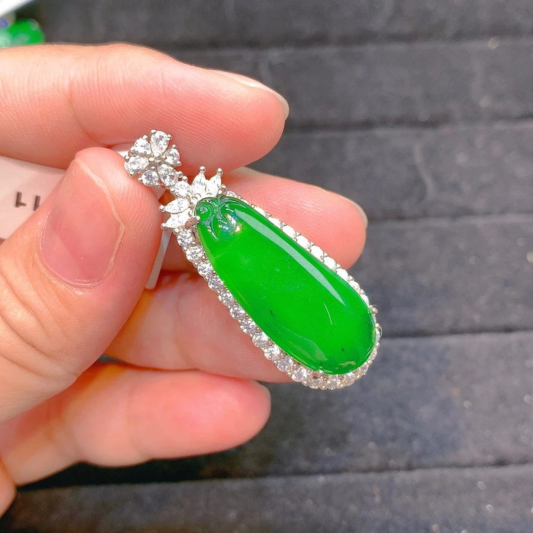 翡翠银S925镶嵌颈饰翡翠