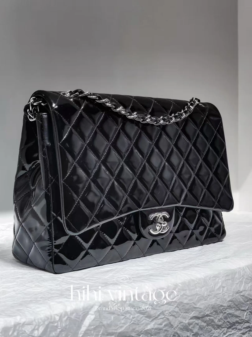 95新 Chanel/香奈儿 黑银漆皮Maxi链条包/17816887