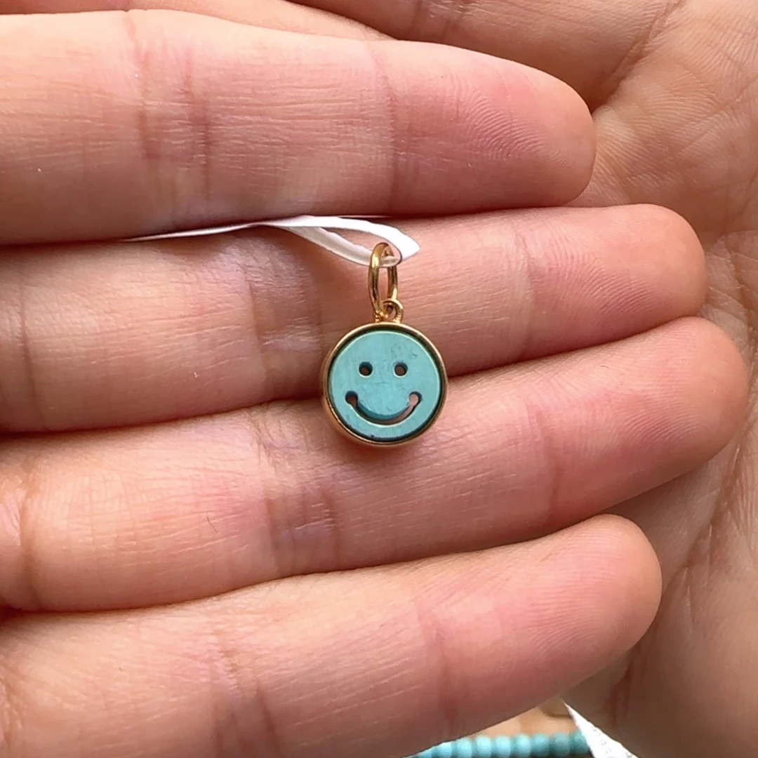 绿松石18K金镶嵌48微笑吊坠