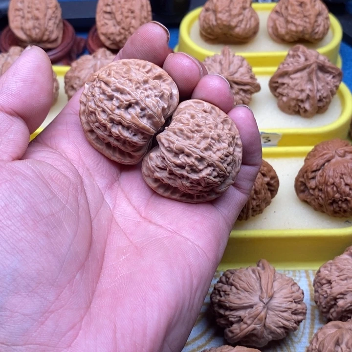 文玩核桃吊坠w三角白39