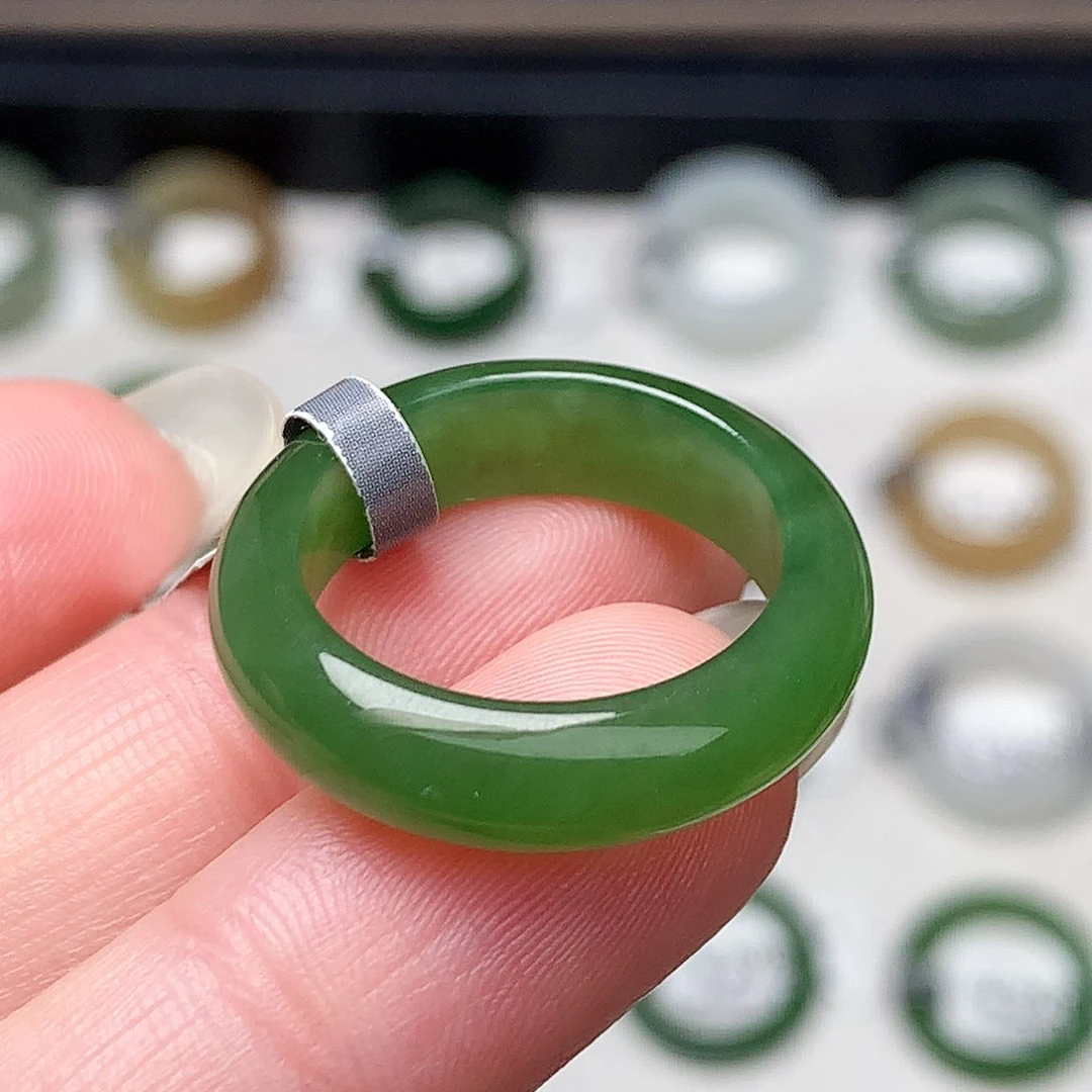 未镶嵌戒指和田玉?****