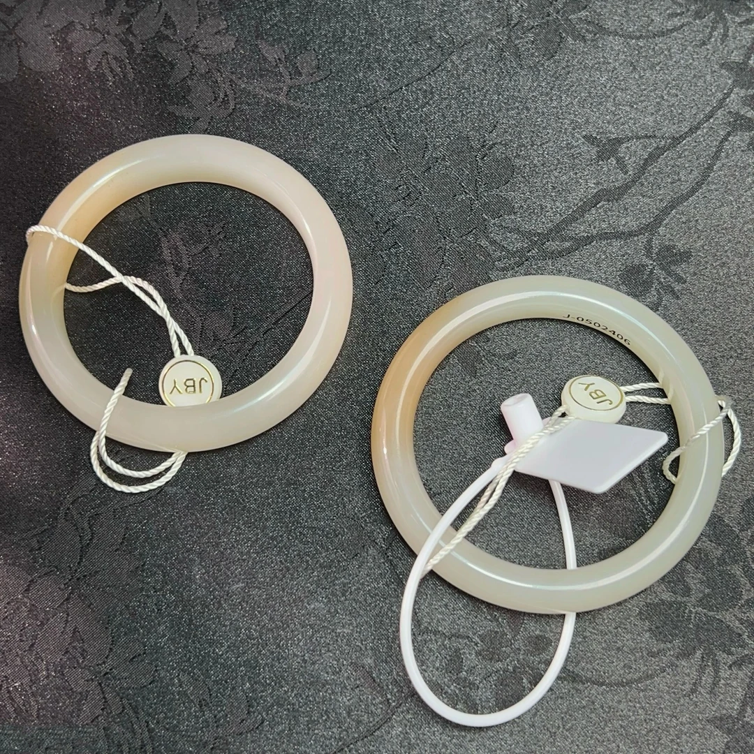 天然和田玉藕粉俏糖手镯-JBY2406(多样性发货)