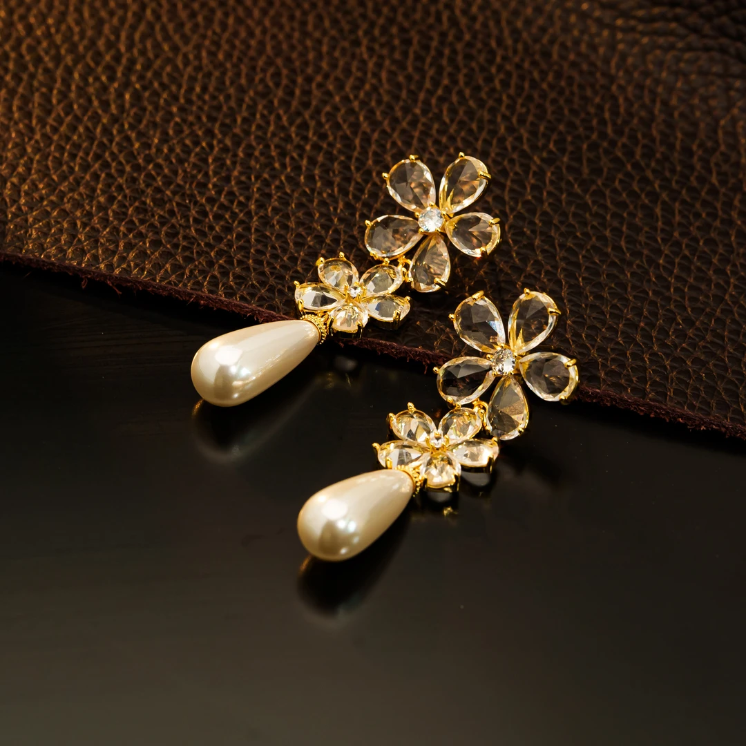 铜合金亚克力耳饰 【那年花开】夏季新款设计感清新花朵耳环E9056