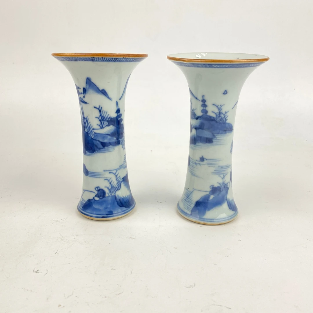 6237·青花山水图花觚一对