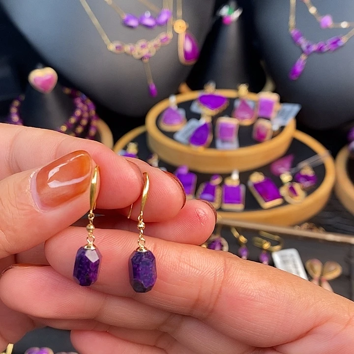 苏纪石（舒俱来）18K金镶嵌耳饰