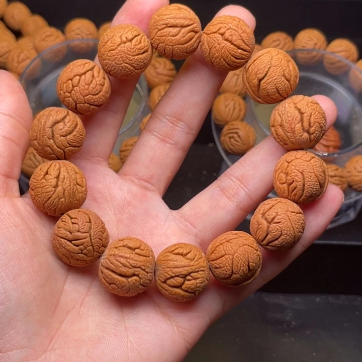桃核手串金丝龙珠18