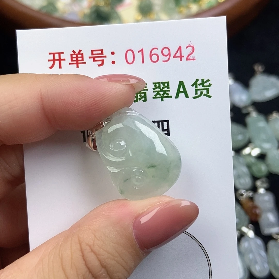翡翠未镶嵌颈饰天然