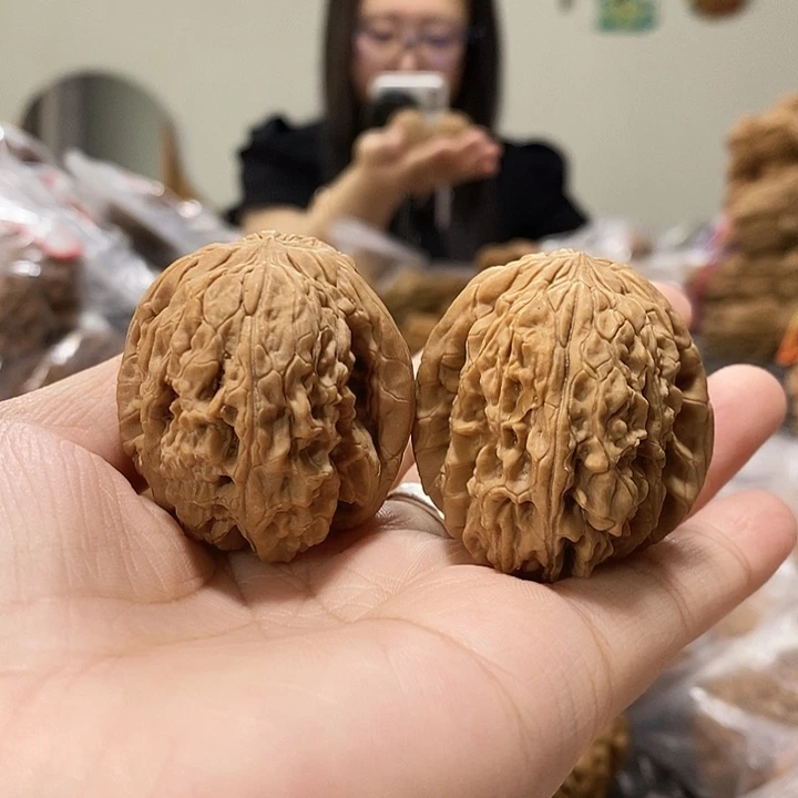 文玩核桃吊坠暴雪37+
