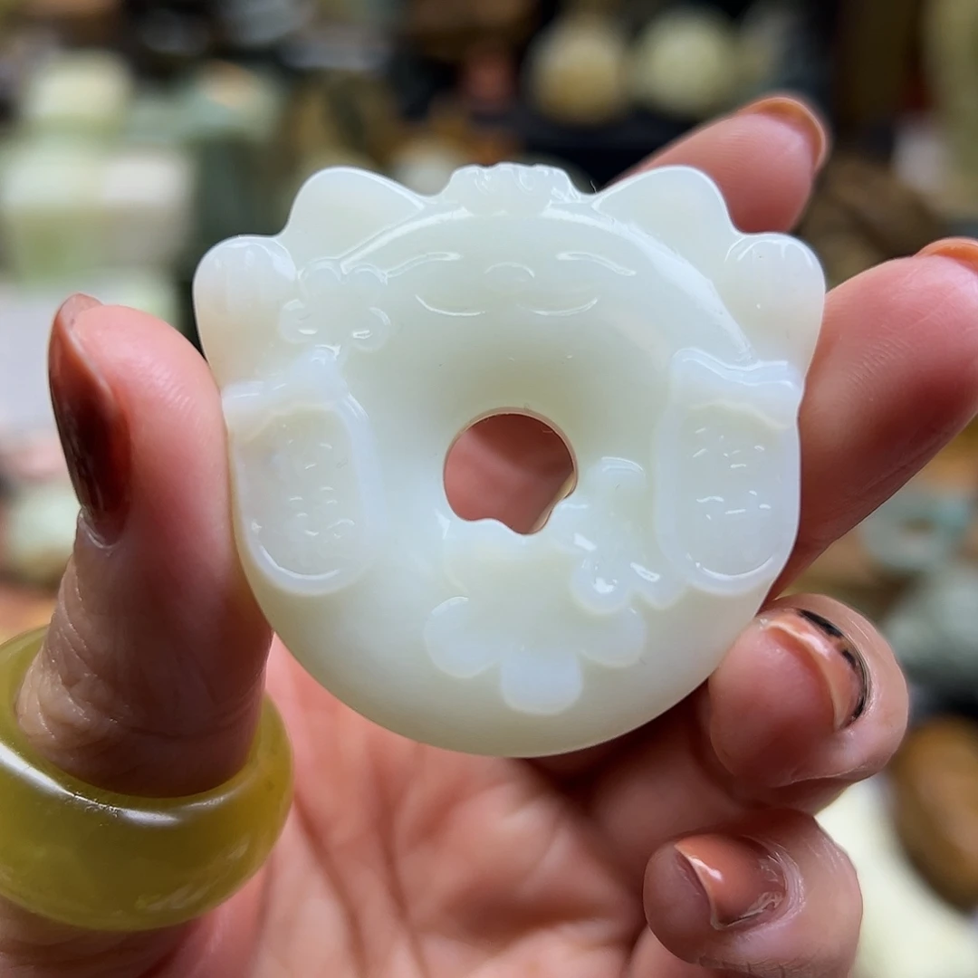 岫玉未镶嵌颈饰岫玉招财猫