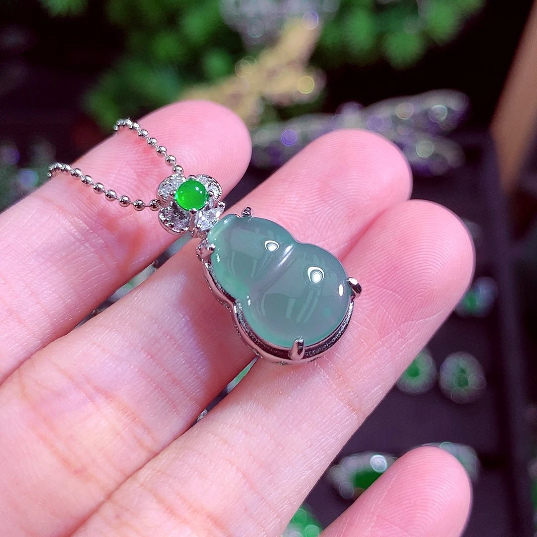 颈饰未镶嵌翡翠天然