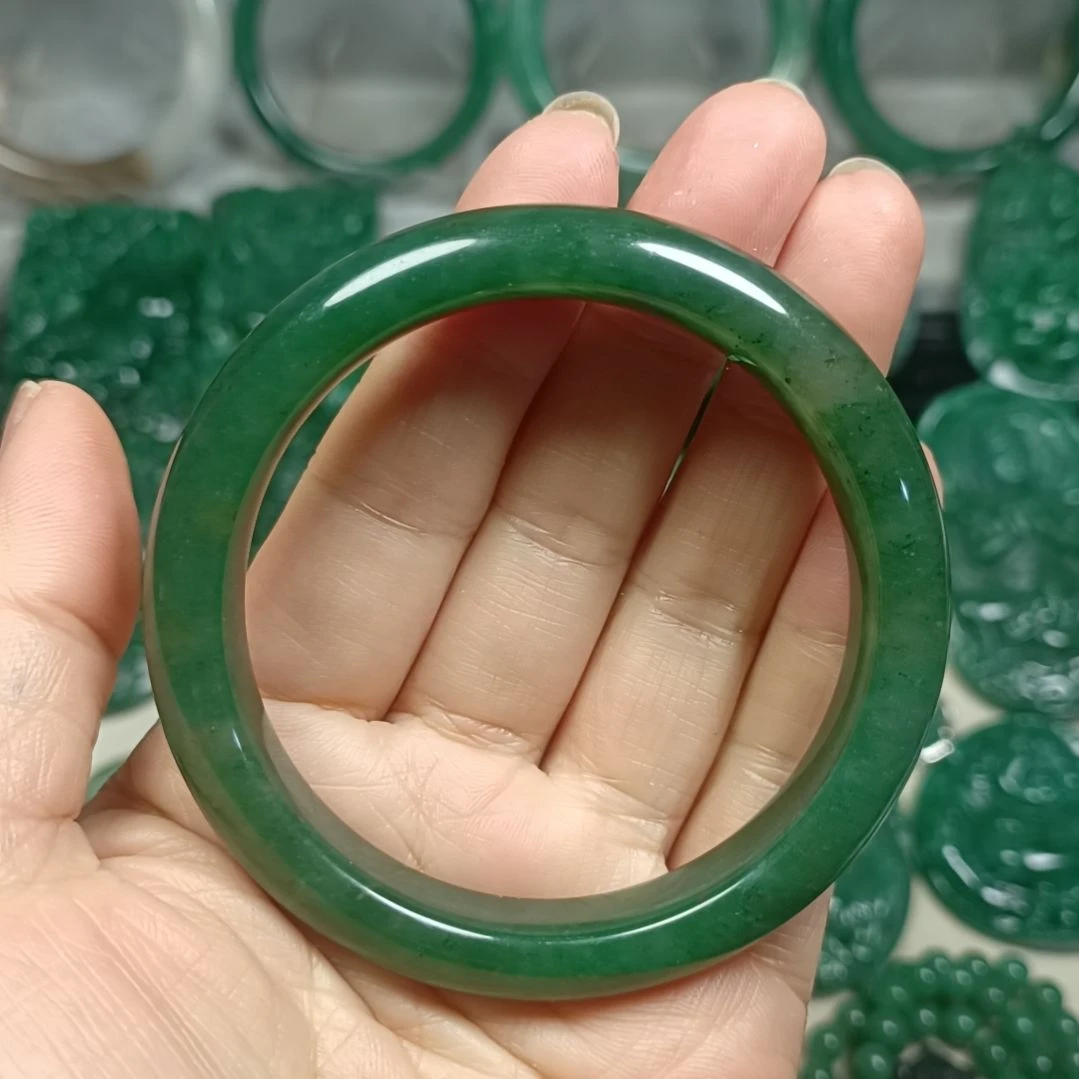 独山玉未镶嵌手镯57