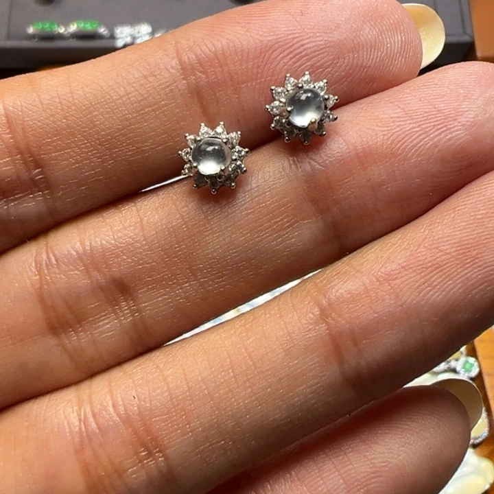 羊***羊翡翠未镶嵌耳饰耳饰