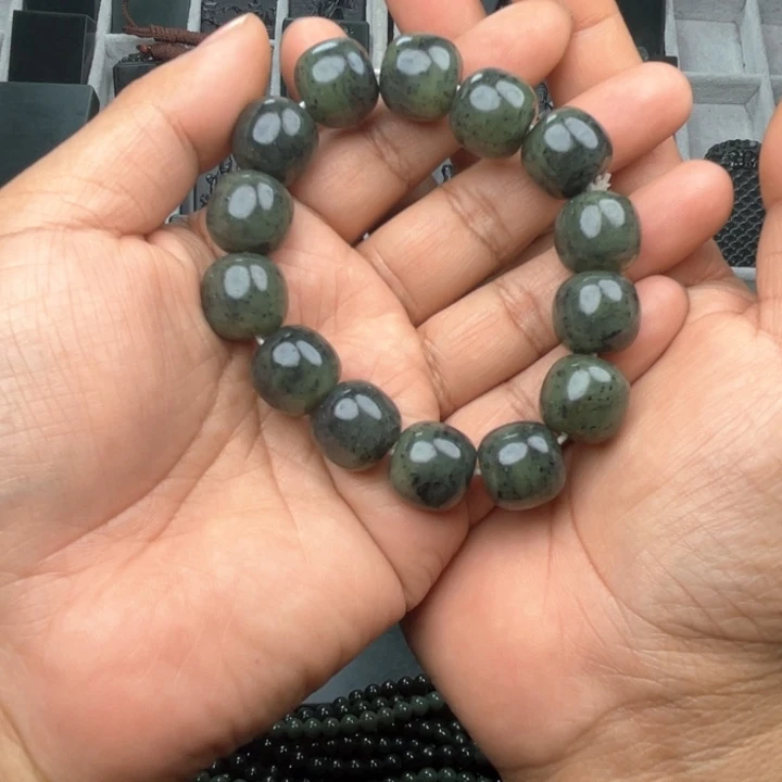 和田玉吊坠(不含链)未镶嵌大****什