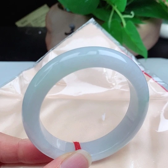 翡翠手镯未镶嵌      正圈52