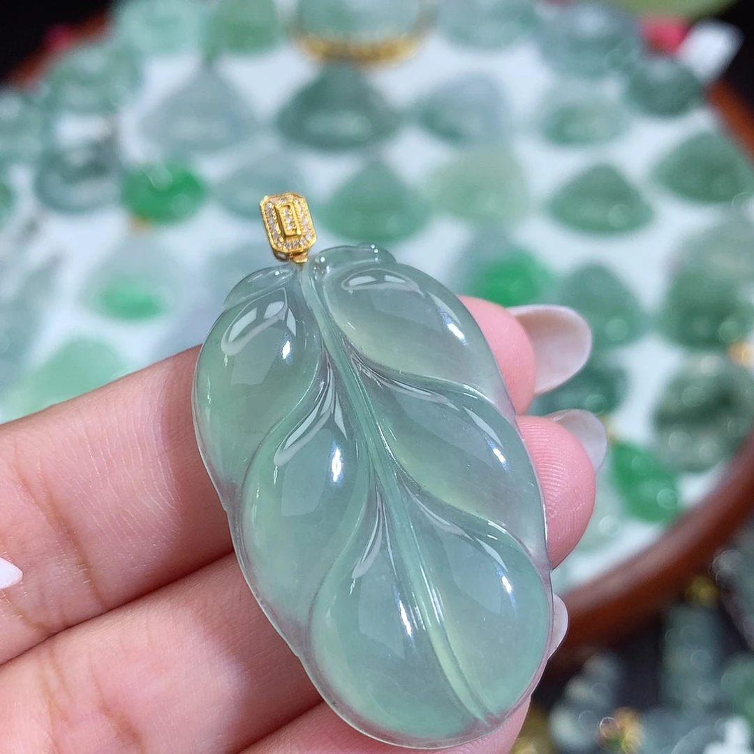 颈饰未镶嵌翡翠叶子