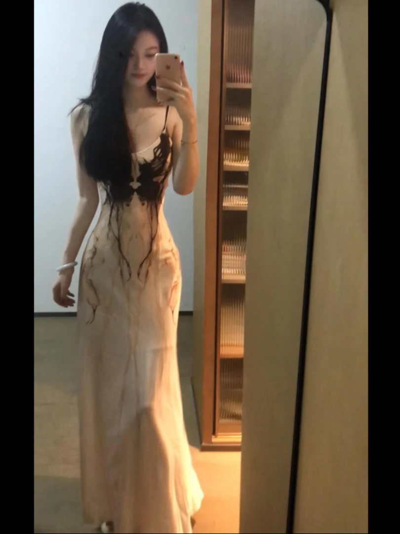 2025夏季新款法式绝美水墨蝴蝶吊带高级感气质收腰显瘦包臀长裙子