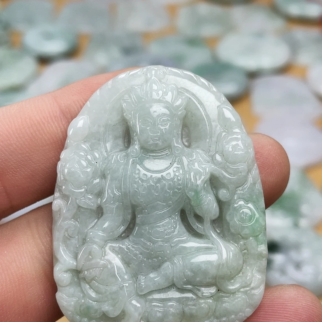 翡翠未镶嵌颈饰度母