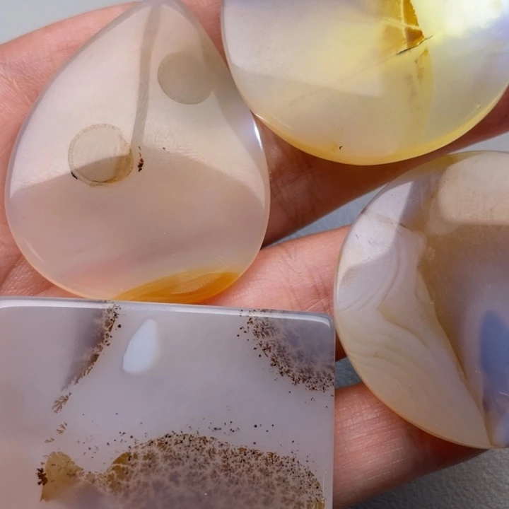 玛瑙/玉髓颈饰未镶嵌凯**南