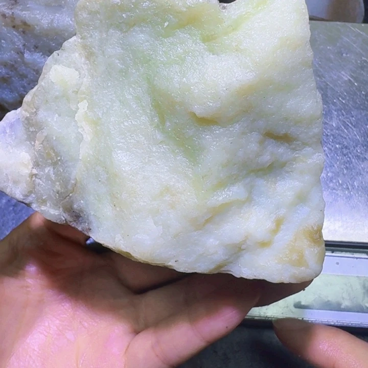 和田玉未镶嵌珠宝半成品