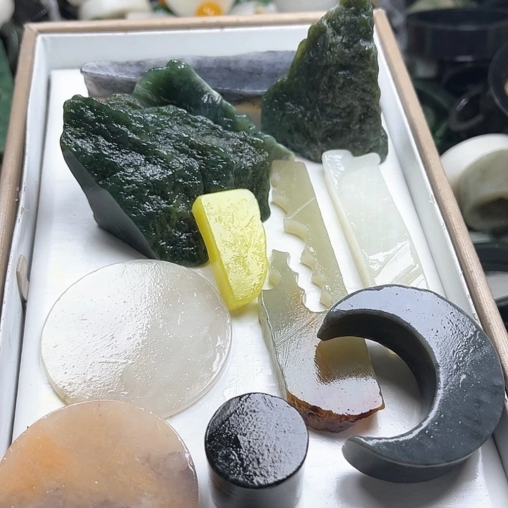 和田玉（糖玉）和田玉边角料9K金镶嵌寒*