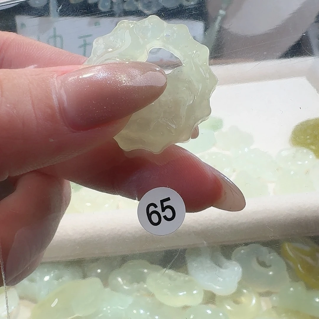 蛇纹石玉颈饰合金精美礼品