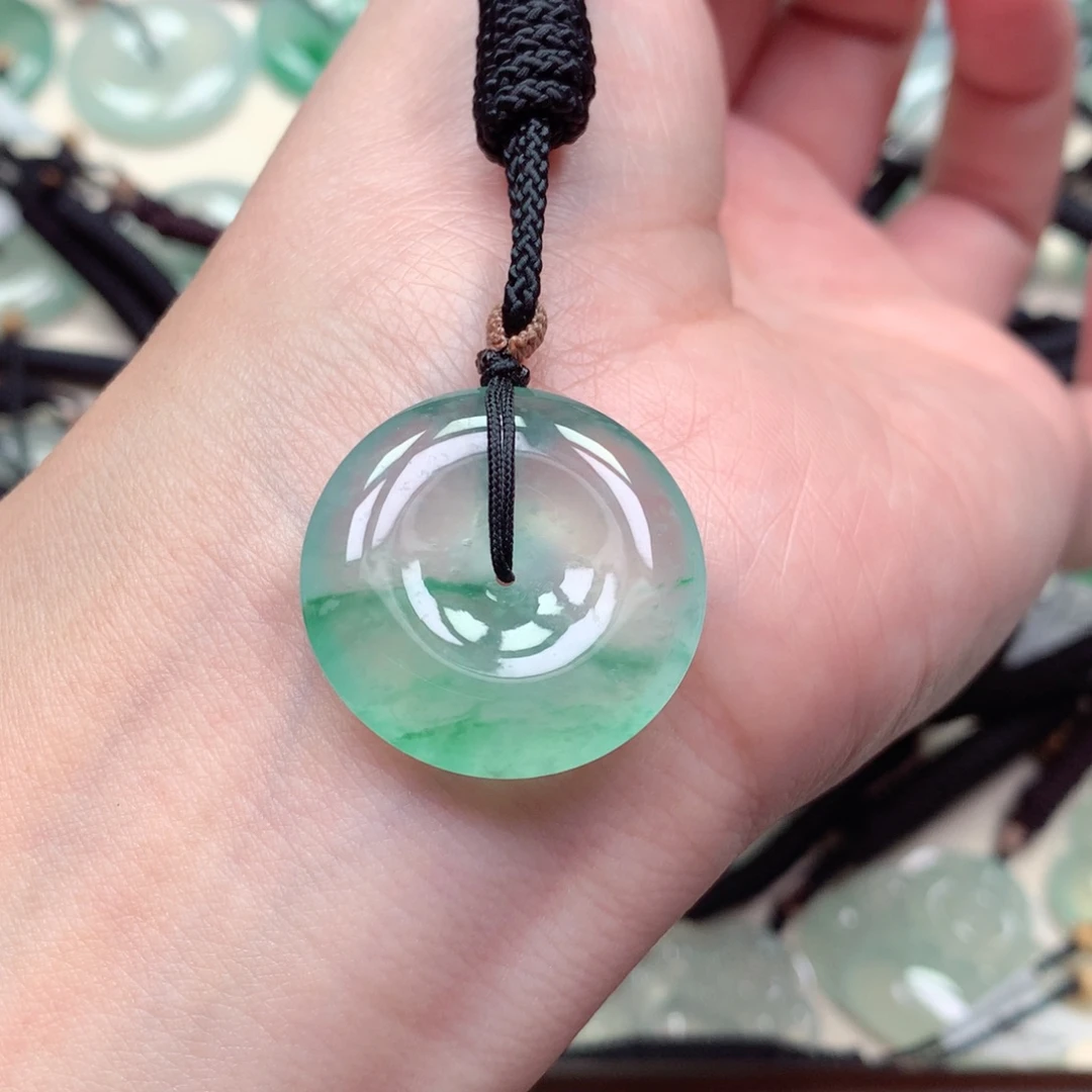 下***天翡翠未镶嵌颈饰扣子