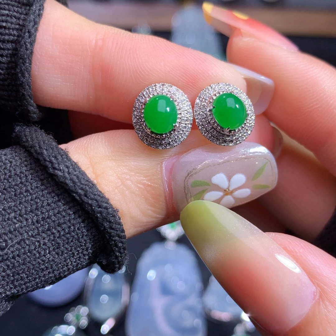 翡翠18K金镶嵌吊坠(赠链)