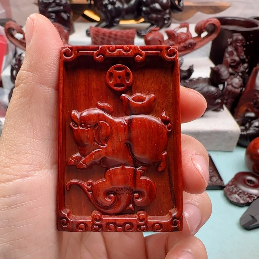 小叶紫檀把件猪牌