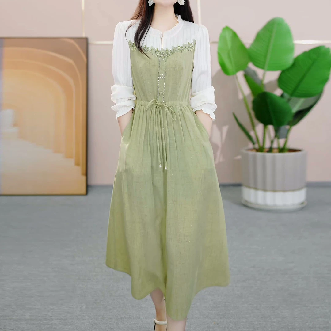 云景丝2025秋季新款优雅清新减龄甜美修身遮肉显瘦连衣裙M-4XL