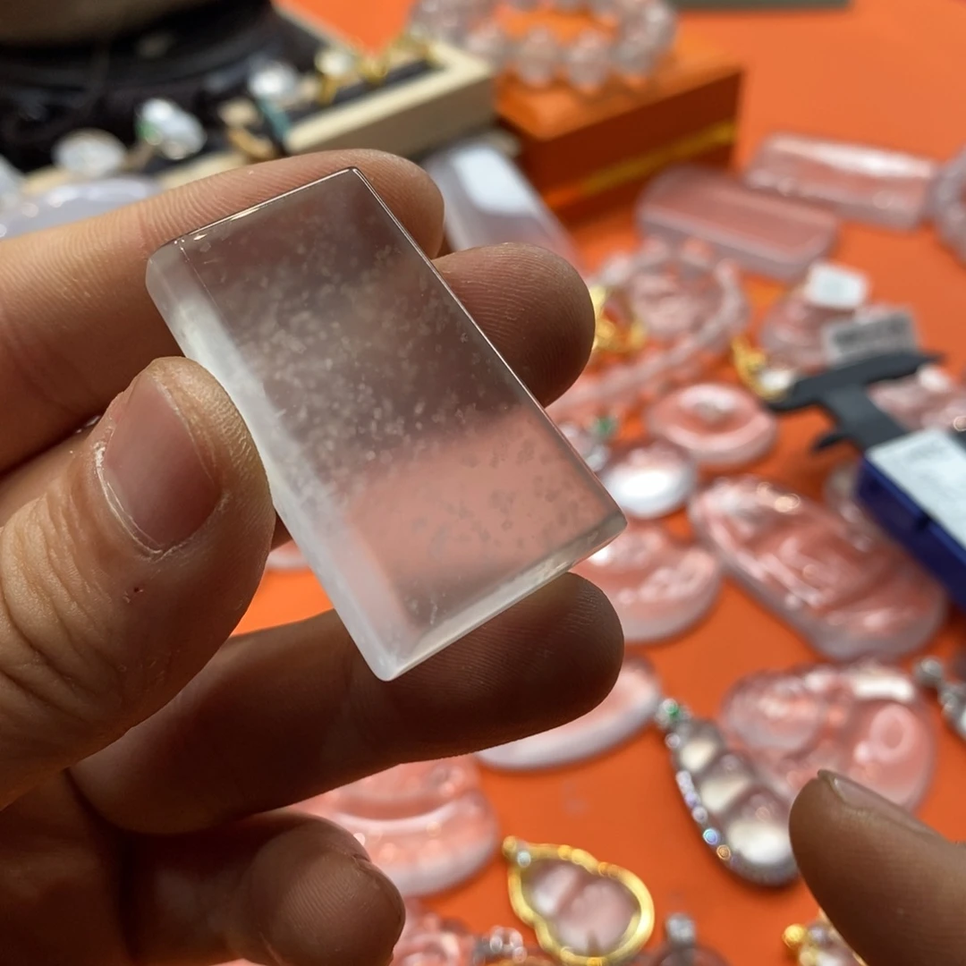 石英质玉吊坠未镶嵌