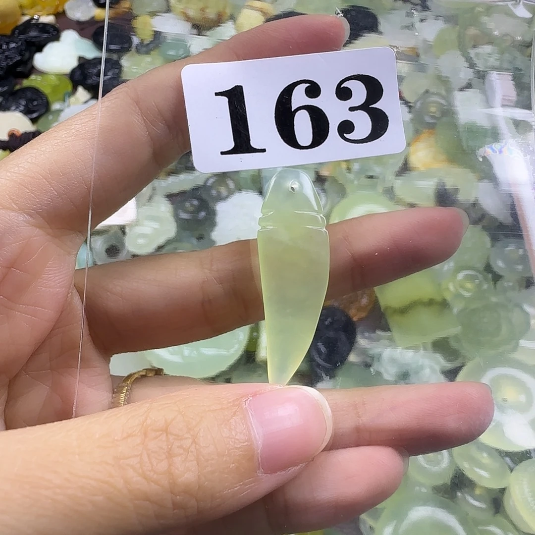 蛇纹石玉未镶嵌岫玉吊坠