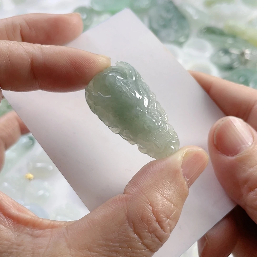 翡翠未镶嵌颈饰嘤****g龙头