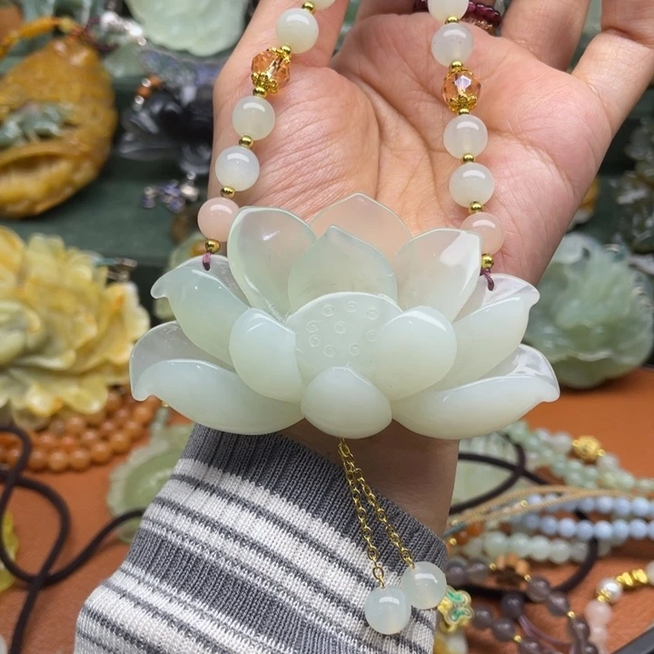 蛇纹石玉未镶嵌吊坠