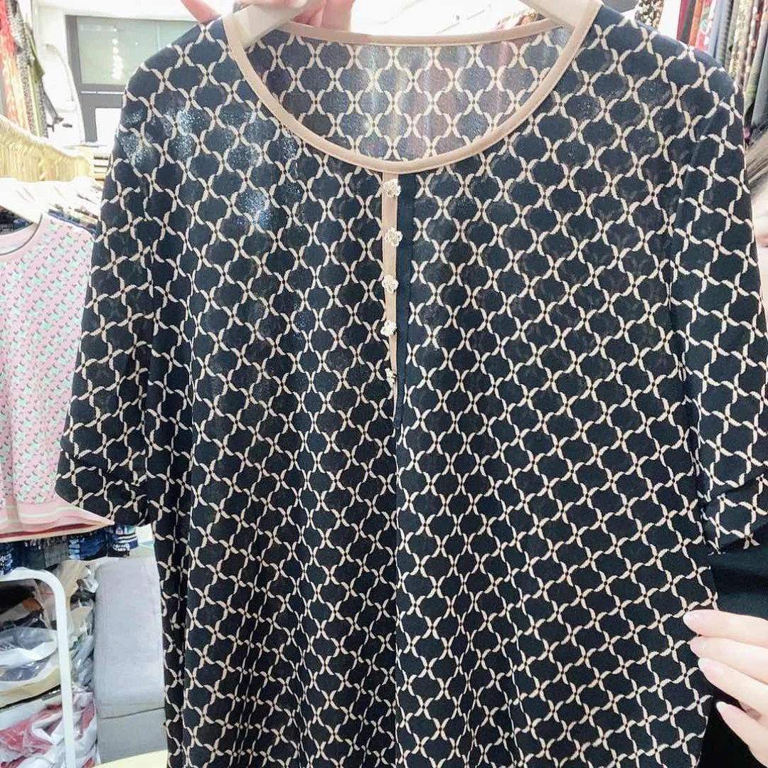 肥肥伊人精品上衣