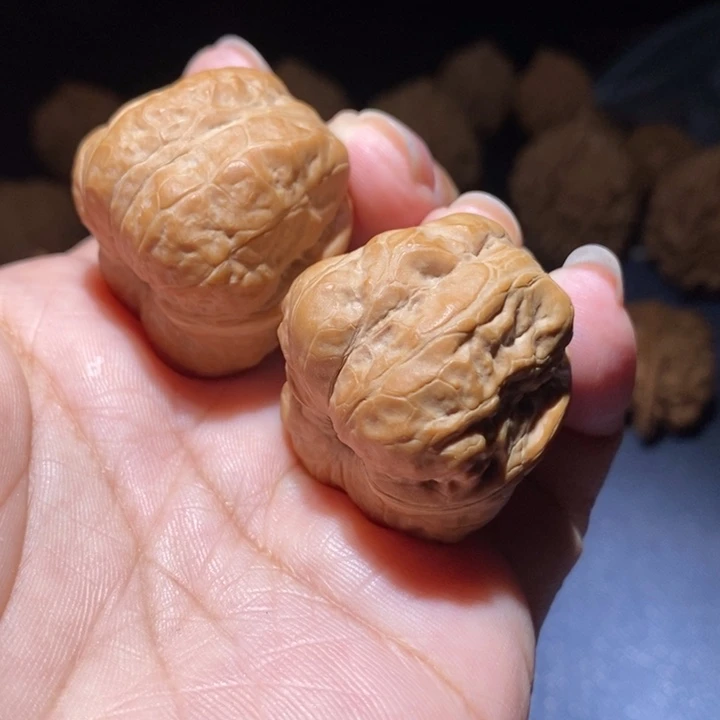 吊坠文玩核桃玉蝉