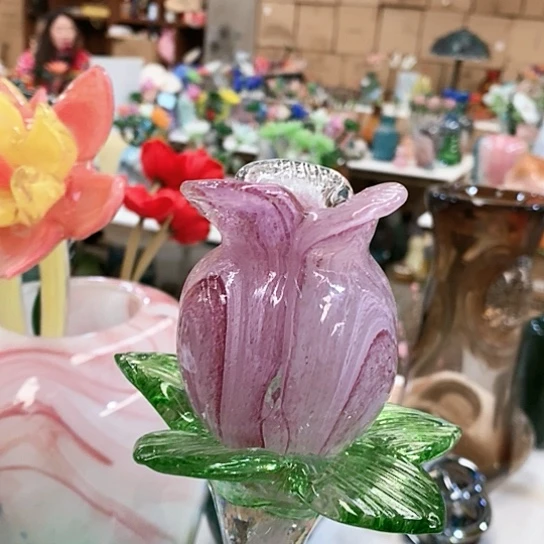 琉璃花瓶高45厘米宽9厘米