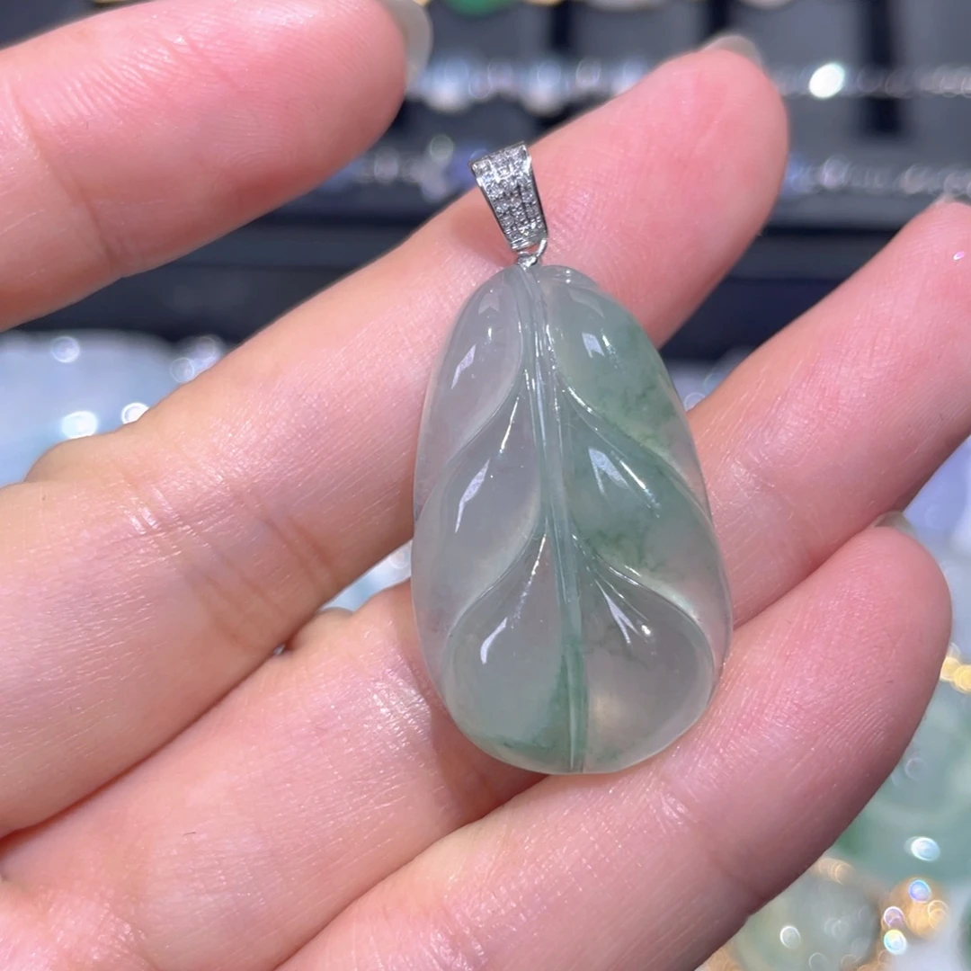 颈饰18K金镶嵌翡翠翡翠