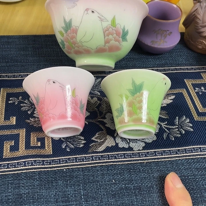 你扭扭捏捏。那你呢