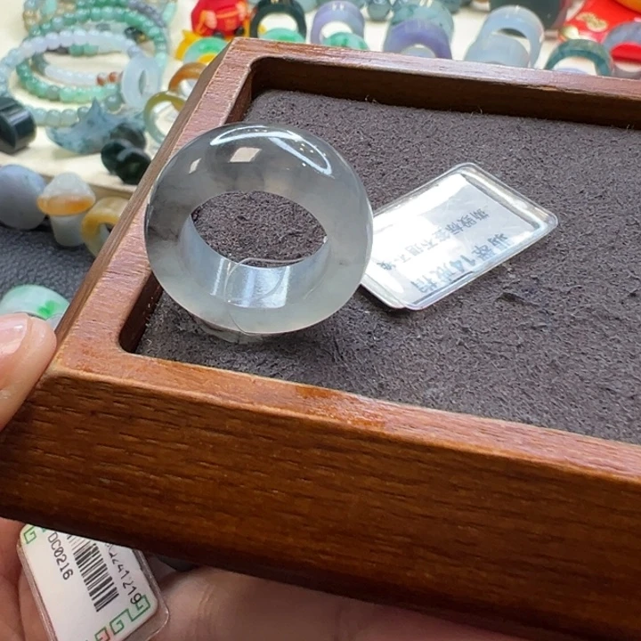 翡翠未镶嵌戒指戒指