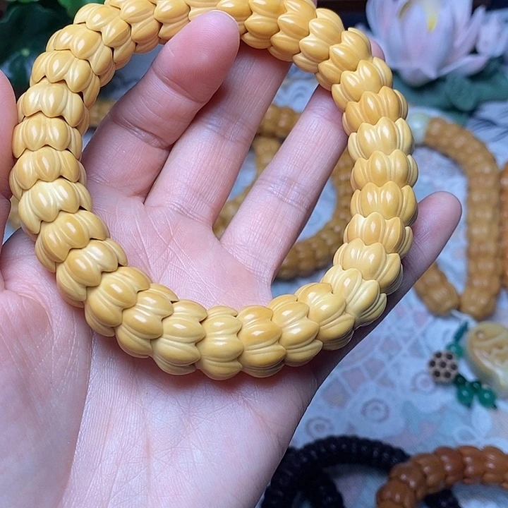 猴头核桃吊坠莲花