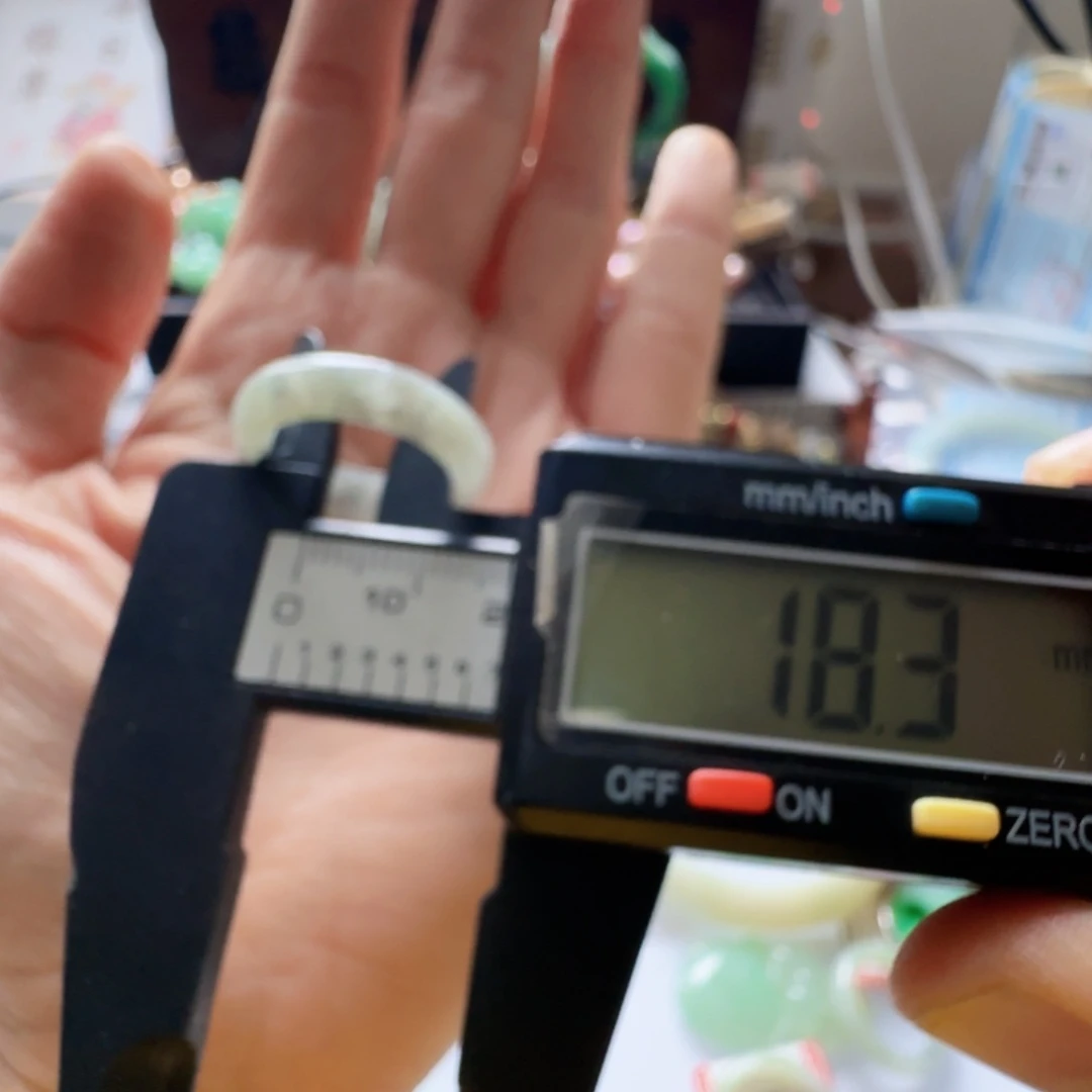 翡翠未镶嵌手镯翡翠10