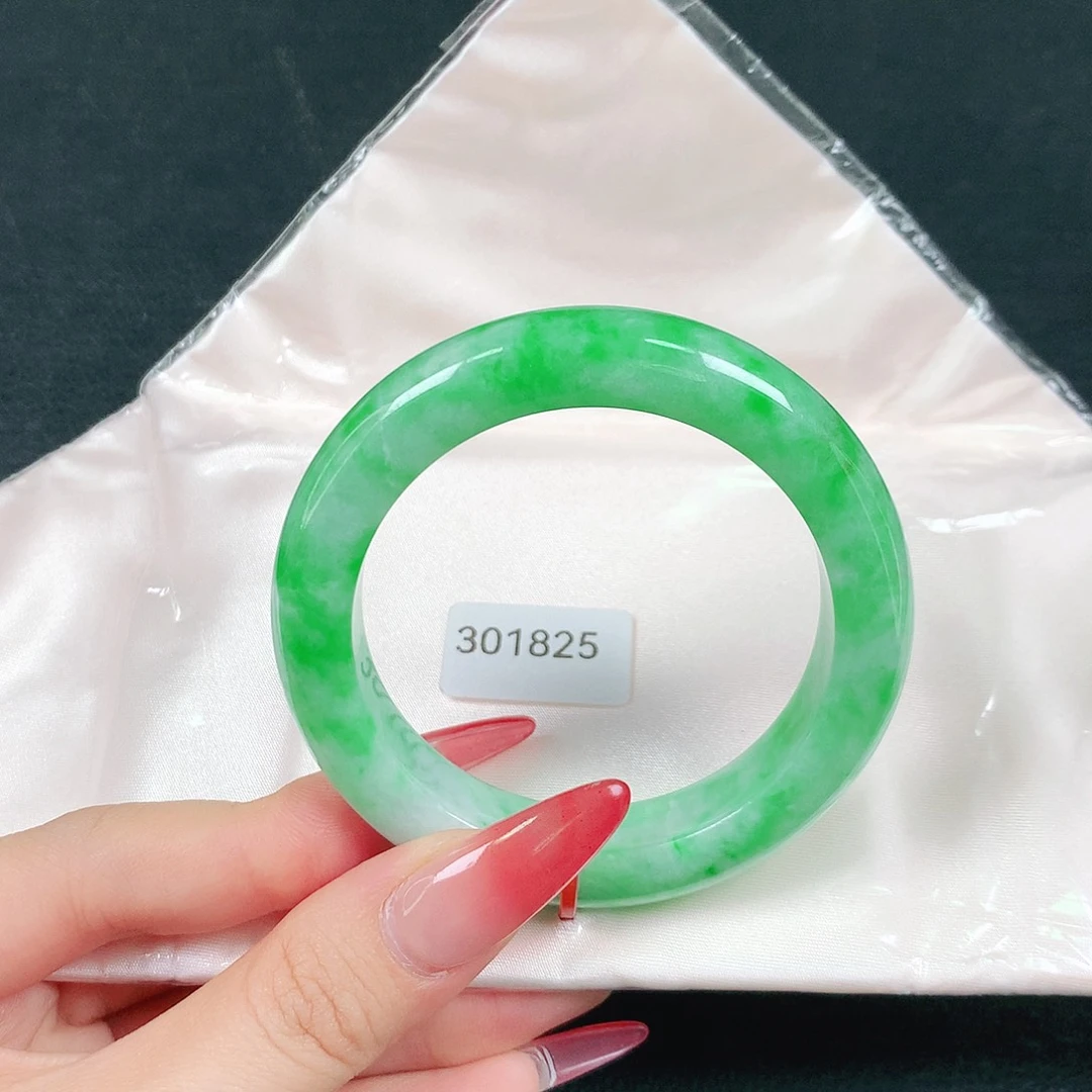 翡翠未镶嵌手镯天然翡翠手镯04