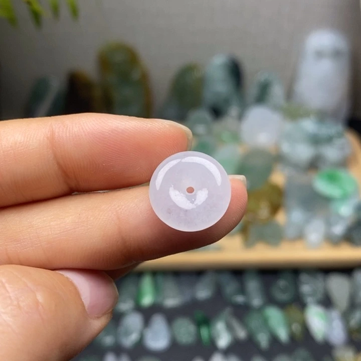 颈饰未镶嵌翡翠平安扣